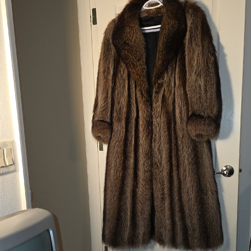 Elegant Brown Fur Coat